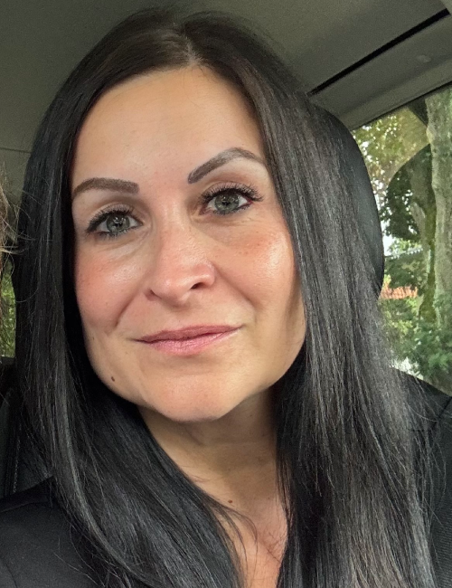 Mein Name ist Madeleine Martinke, ich bin 37 Jahre alt, Mutter von drei Kindern und mit Leidenschaft Hebamme.